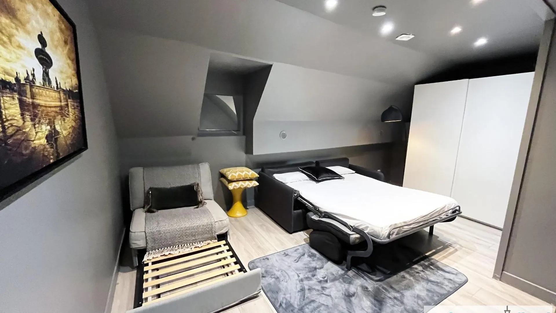Urban Flat 05 - Spacious 1 Bedroom Parisian Flat