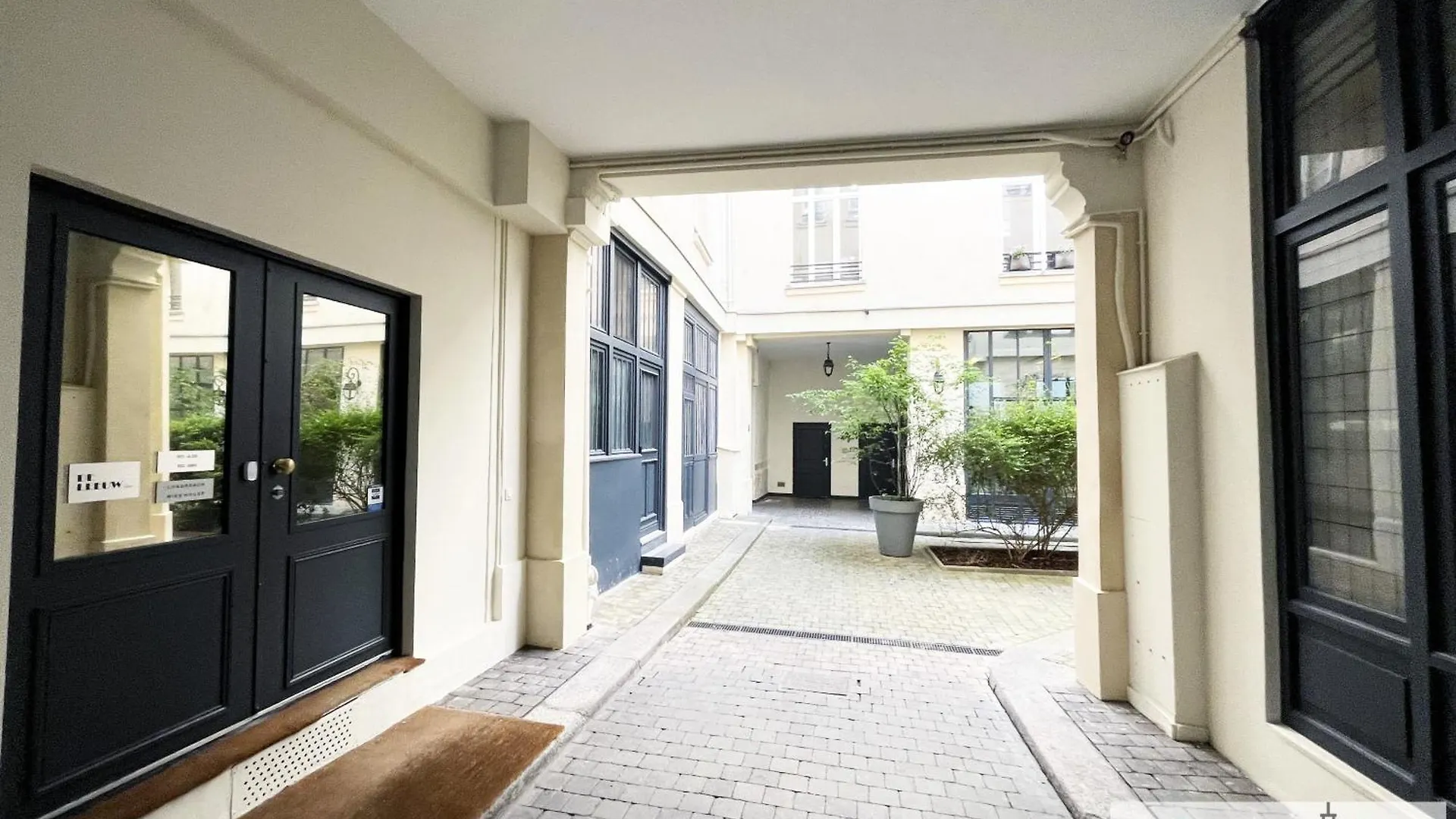 Urban Flat 05 - Spacious 1 Bedroom Parisian Flat Apartment Paris