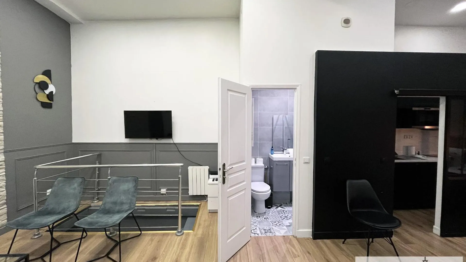 Apartment Urban Flat 05 - Spacious 1 Bedroom Parisian Flat *