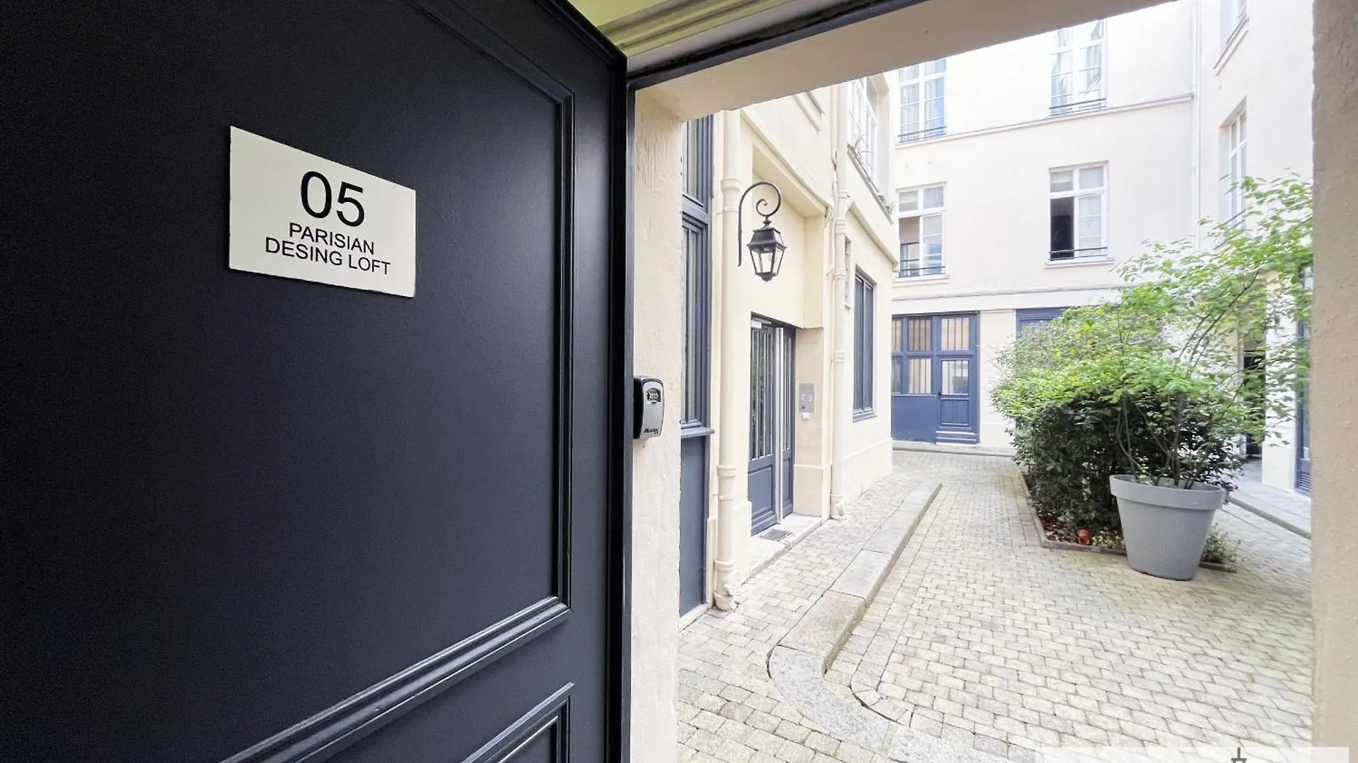 Urban Flat 05 - Spacious 1 Bedroom Parisian Flat Paris